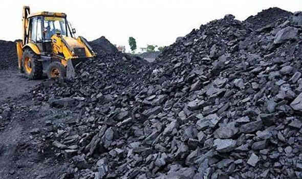 New Delhi-કોલસાની અછતથી દેશમાં ઘેરાતું વીજસંકટ  કોલસાની ઘટથી આઠ મોટા વીજ ઉત્પાદન પ્લાન્ટ ઠપ્પ: ૪૦ એવા પ્લાન્ટ છે, જયાં માત્ર ૧૦ ટકા જ કોલસાનો જથ્થો વઘ્યો.