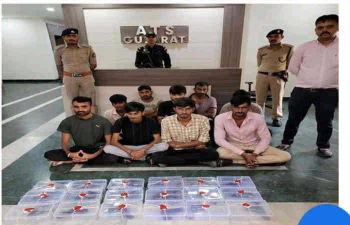 Ahmedavad-ગુજરાત ATSનો સૌરાષ્ટ્રમાં સપાટો, વધુ 18 ગેરકાયદેસર હથિયારોનો જથ્થો ઝબ્બે.