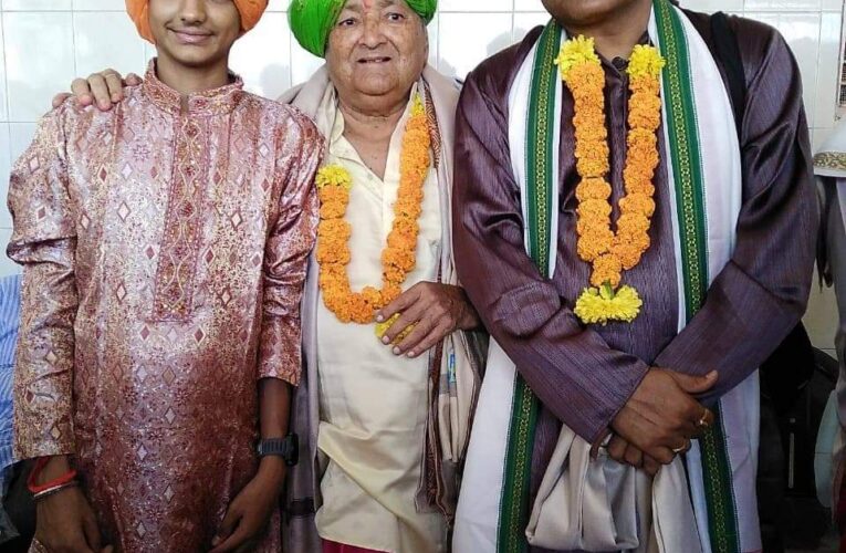 હળવદ ના વતની અને ગુજરાત સરકાર માં મામલતદાર તરીકે નિષ્ઠાપૂર્વક ફરજ બજાવી ચુક્યા છે તેવા શ્રી કે કે જાની સાહેબ ૮૧ વર્ષ ની જ્યેષ્ઠ વયે કોરોના ને મ્હાત આપી અને સ્વસ્થ થઈ ઘરે પરત ફર્યા.