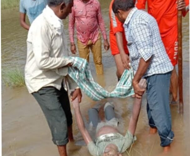 રાયસંગપુર ગામના વિદ્યાર્થીની લાશ‌ ૩૦ કલાક બાદ પાણી માથી મળી આવતા તંત્ર એ રાહતનો શ્વાસ લીધો.