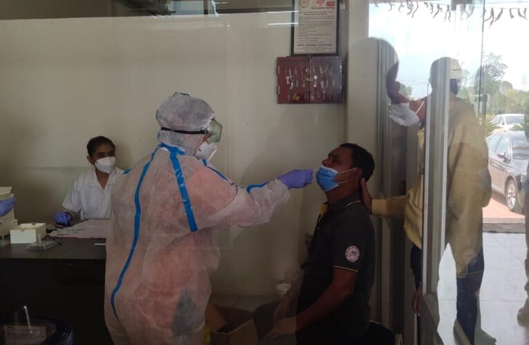 Gondal-Rajkot.જિલ્લા કલેક્ટરશ્રી રાજકોટ ની સુચના મુજબ, તથા પ્રાંત અધિકારી શ્રી રાજેશકુમાર આલ ના માર્ગદર્શન તળે ,દરેક કારખાનામાં કામ કરતાં, કામદારોનું સ્કેનિંગ અને કોરોના ટેસ્ટ કરવામાં આવ્યા.