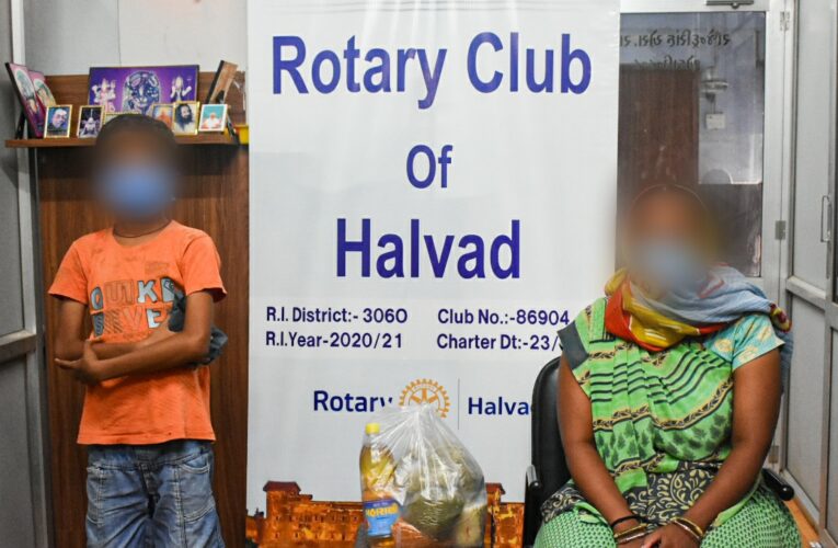 Halvad-Morbi-રોટરી ક્લબ ઓફ હળવદ દ્વારા જરૂરતમંદ વિધવા મહિલાના પરિવારમાં દીકરો કમાતો ન થાય ત્યાં સુધી માસિક કરીયાણા આપવાની જવાબદારી સંભાળી.