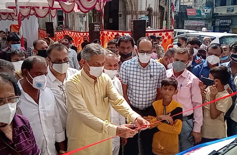 Dhoraji-Rajkot ધોરાજી સમસ્ત સુન્ની મુસ્લિમ સમાજ દ્વારા  ધોરાજીની જનતા માટે  એમ્બ્યુલન્સનું લોકાર્પણ રાજ્યના કેબિનેટ મંત્રી કુંવરજીભાઇ બાવળીય ના હસ્તે કરવામાં આવ્યું.