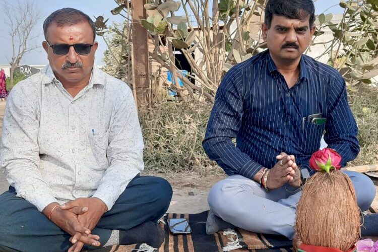 Morbi-મોરબી તાલુકાના વિરાટનગર રંગપર થી કેનાલ સુધીના ત્રણ કીમીના સિમેન્ટ રોડનું ખાતમુહુર્ત કરાયું.