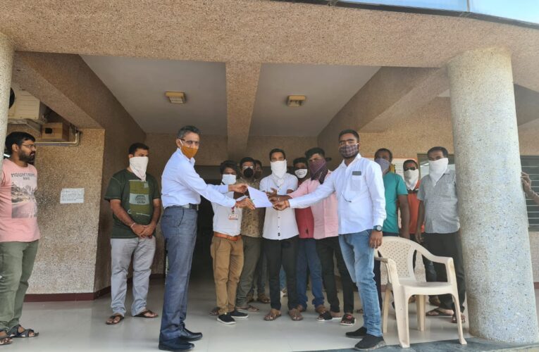 ઉત્તરપ્રદેશ ના હાથરસ માં દેશ ની દીકરી મનીષા સાથે થયેલ સામુહિક દુસકર્મ ની ઘટના ના આરોપીઓ ને ફાંસી ની સજા મળે તે માટે હળવદ મામલતદારશ્રી ને આવેદનપત્ર પાઠવ્યું.