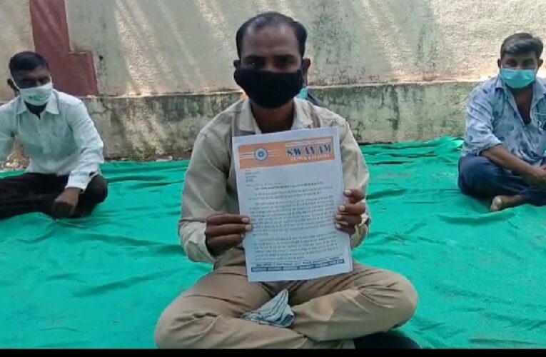 Upleta-Rajkot ઉપલેટા મામલતદાર કચેરી સામે સ્વયં સૈનિક દલ દ્વારા તાજેતરમાં બનેલી બળાત્કાર અને હત્યાના વિરોધમાં પ્રતીક ઉપવાસ  આંદોલન અને ધારણા અને સુત્રોચાર કરવામાં આવ્યા.