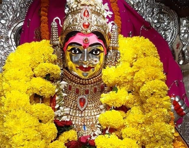 Halvad-Morbi હળવદ આજથી માં શક્તિની ભક્તિ ની ઉપાસના ના નવલા નોરતાનો પ્રારંભ:આજે વહેલી સવારથી શુભ મુહૂર્ત ઘરે ઘરે સ્થાપન: નવ નવ દિવસ સવાર-સાંજ ગરબા ગૂજશે:એક નોરતું ઓછુ છે, માઈભકતો દ્રારા અનુષ્ઠાન :ભારે ઉત્સાહ.