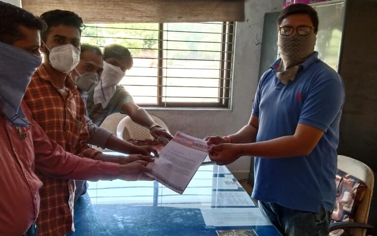 Halvad-Morbi રાજ્યના નાયબ મુખ્યમંત્રી એસ.સી‌ સમાજ વિરુદ્ધ ગેર બંધારણીય શબ્દ નું ભાષણ કરતા હળવદ SSD દ્રારા આવેદનપત્ર આપ્યું.