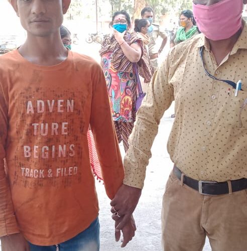 Jetpur-Rajkot જેતપુર પશ્ચિમ બંગાળનો એક પરિણીત મુસ્લિમ યુવાન હિન્દુ કિશોરીનું અપહરણ કરીને જેતપુર લાવ્યો હોવાની માહિતીને આધારે ત્યાંની પોલીસ અહીં આવી બંનેને શોધી કાઢતા કિશોરી અપહરણ સમયે આરોપીને ઓળખતી પણ ન હોવાનું બહાર આવતા આખો મામલો આખો મામલો લવજેહાદનો નીકળ્યો હતો.