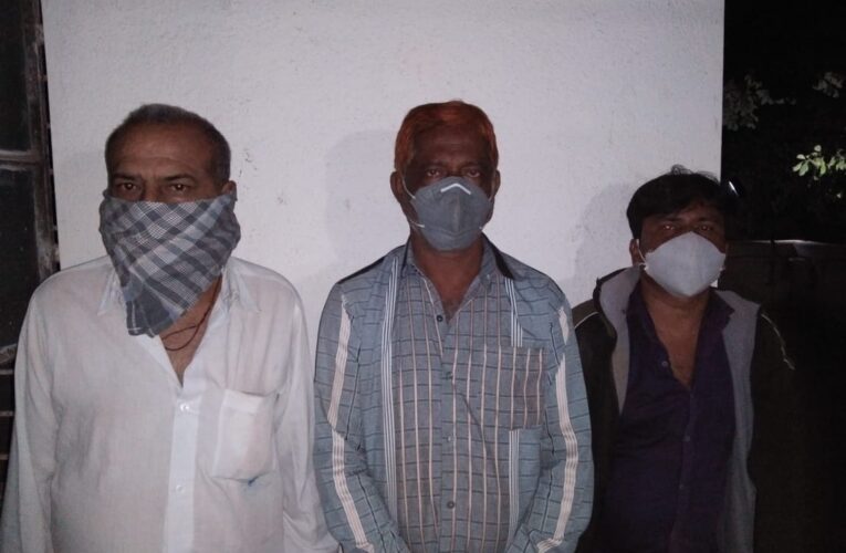 Upleta-Rajkot ઉપલેટાના કોરીવાડામાં આવેલ બાપા સીતારામ મઢુલી પાસેથી વડલી ફિચરના આંકડા લેતા ઇસમોને ઝડપાયા.