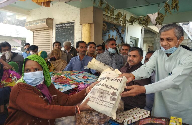 Vinchhiya-jasdan વિછીયા મુકામે આજે વિર માંધાતા પ્રાગટ્ય મહોત્સવ અને ઉત્તરાયણના પવિત્ર તહેવાર નિમિત્તે સાદાઈથી ઉજવણી કરવામાં આવી.