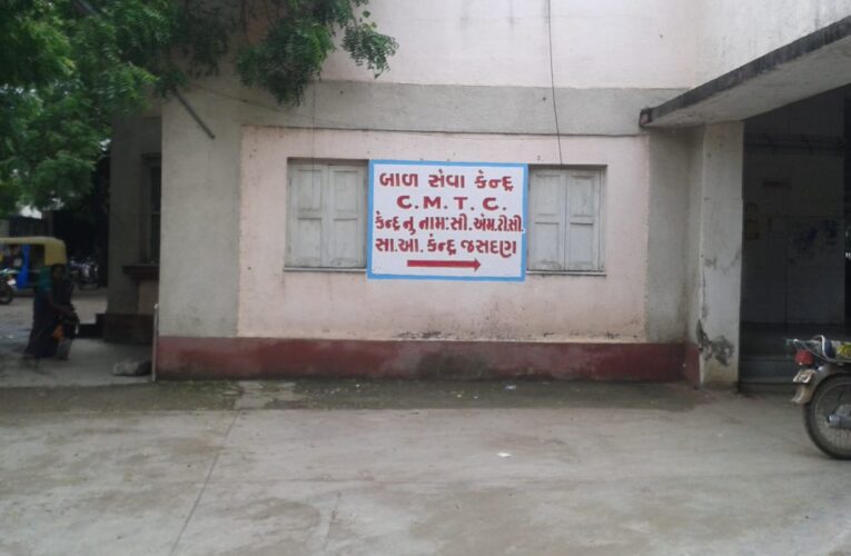 Jasdan-Rajkot જસદણની સિવિલ હોસ્પિટલમાં માત્ર ત્રણ મેડીકલ ઓફિસરથી જ ગબડાવાતું ગાડું.