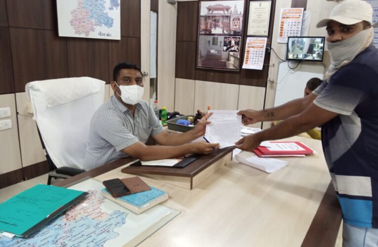 Gondal-Rajkot પીડિત વ્યાપારીને ગોંડલ માર્કેટ યાર્ડ તંત્રએ એમ્બ્યુલન્સની લોગબુકની નકલ આપવાની ના ભણી:યાર્ડની એમ્બ્યુલન્સ રાજકોટ સુધીજ લઈ જવાનો નિયમ છે વધુ દૂર જવું હોયતો યાર્ડ ઓફિસની મંજૂરી લેવી જરૂરી છે : ચેરમેન