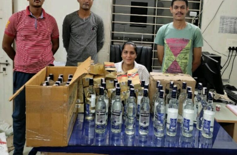 Dhoraji-Rajkot ધોરાજી માં ઇંગ્લિશ દારૂ પકડી પડતાં મહિલા પી એસ આઈ નયનાબેન કદાવાલા.