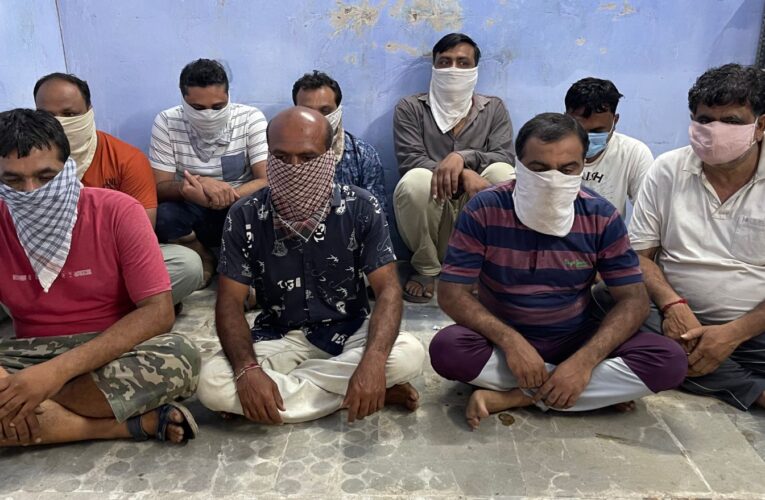 Jetpur-Rajkot  પેઢલા ગામના સીમ વિસ્તારમાં જુગારના અડ્ડા પર LCB ત્રાટકી, સાડા ચાર લાખનો મુદ્દામાલ કર્યો કબ્જે.