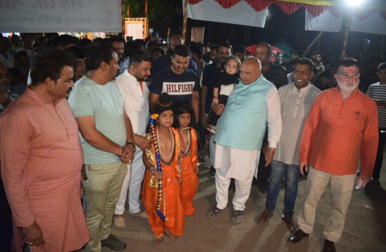 Gondal-Rajkot ગોંડલમાં વિશ્વહિંદુ પરિષદ-બજરંગ દળ દ્વારા રાવણદહન, શસ્ત્રપૂજન તથા ત્રિશુલ દીક્ષાનું ભવ્ય આયોજન કરવામાં આવ્યું.