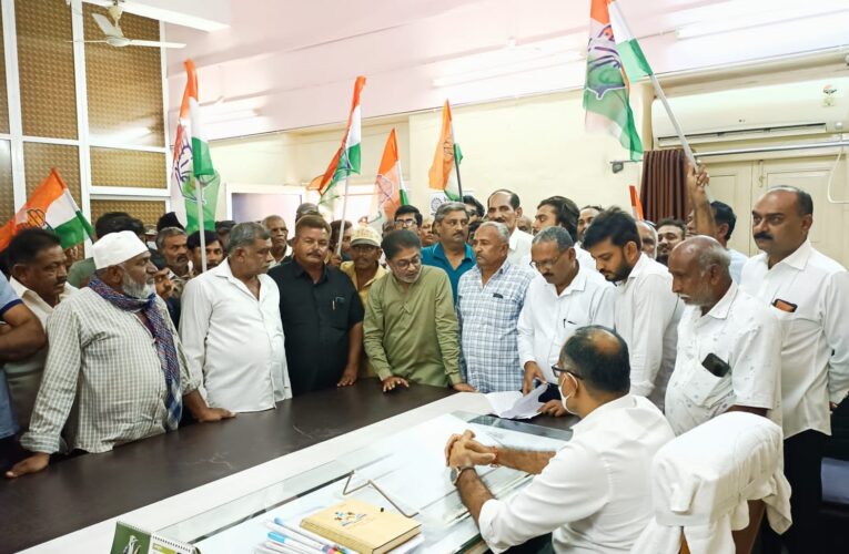 Dhoraji-Rajkot ધોરાજી ખાતે કોંગ્રેસ દ્વારા ખેડૂત દ્વારા આક્રોશ રેલી યોજાઇ : ધારાસભ્ય લલિત ભાઈ વસોયા સહિત ના ખેડૂત આગેવાનો જોડાયા.