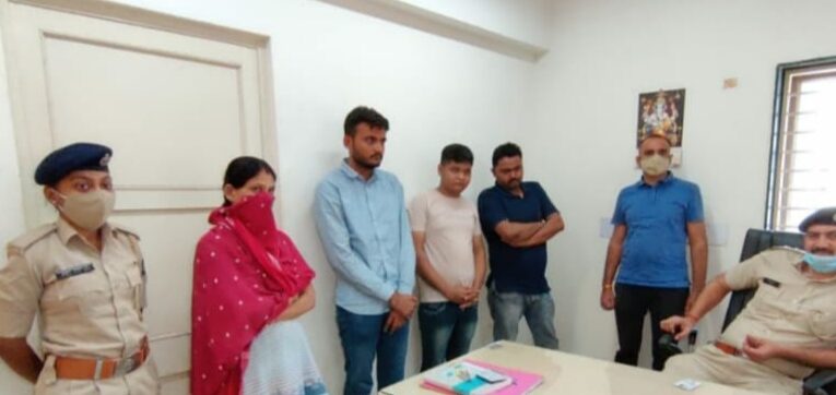 Gondal -Rajkot રાજકોટની સિંધી યુવતીના આપઘાત અંગે પતિ સહિતના સાસરિયાઓ વિરુદ્ધ ગુનો નોંધાયા બાદ ધરપકડ કરવામાં આવી.