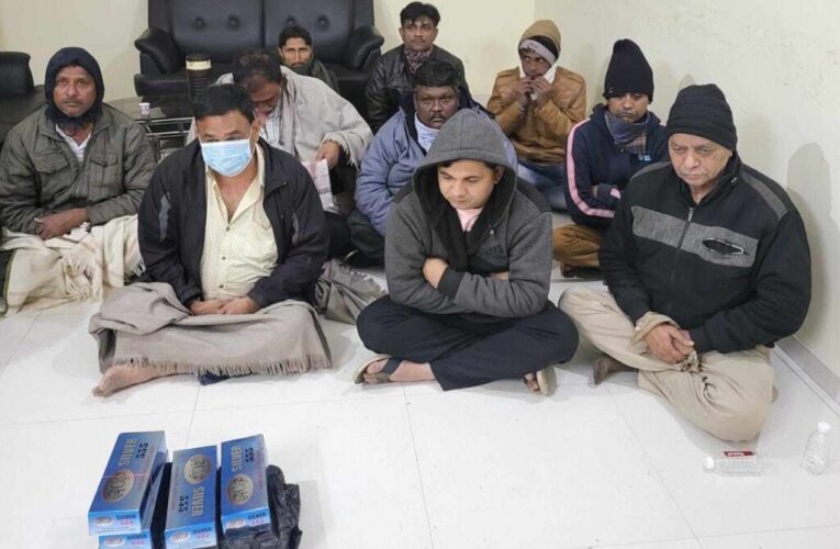 Gondal-Rajkot ગોંડલના હડમતાળામાંથી જુગારીઓને પાંચ લાખથી વધુના મુદ્દામાલ સાથે દબોચી પાડતી રાજકોટ રૂરલ એલ.સી.બી.