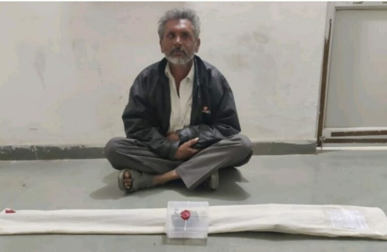 Gondal-Rajkot જસદણ પો.સ્ટે વિસ્તારમાંથી ગેરકાયદેસર હથિયાર સાથે એક ઇસમને પકડી પાડતી ગ્રામ્ય એસ.ઓ.જી.બ્રાંચ રાજકોટ.