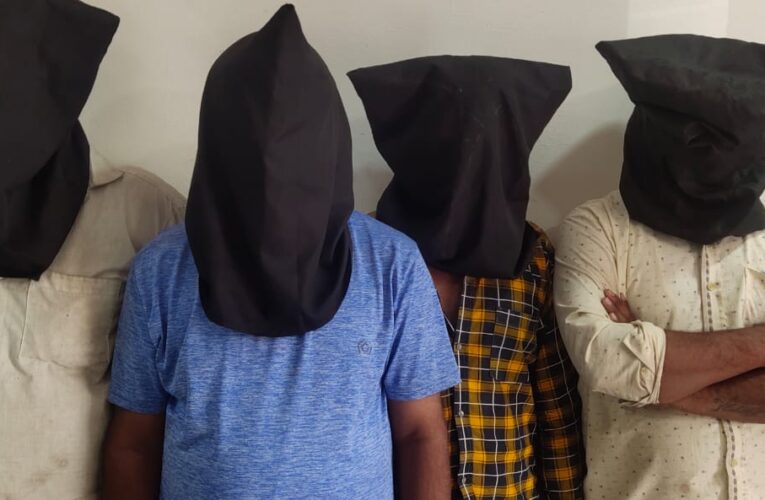 Jetpur-Rajkot-જેતપુરસીટી પોલીસ સ્ટેશનના દાસીજીવણપરા વિસ્તારમાં આવેલ  કેનાલમાં ગળે ટુંપો આપી, મોત નીપજાવેલ હાલતમાં સાધુની લાશ મળી આવેલ હોય જે ગુન્હાનો ભેદ ઉકેલી ચાર ઇસમોને પકડી પાડતી:રાજકોટ ગ્રામ્ય લોકલ ક્રાઈમ બ્રાન્ચ,  