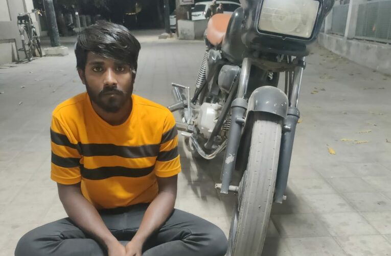 Gondal-Rajkot-ગોંડલમાં ચોરાઉ બાઇક સાથે જાકીર સહિત બેને રાજકોટ રૂરલ એસ.ઓ.જી.બ્રાન્ચએ ઝડપી લીધા.