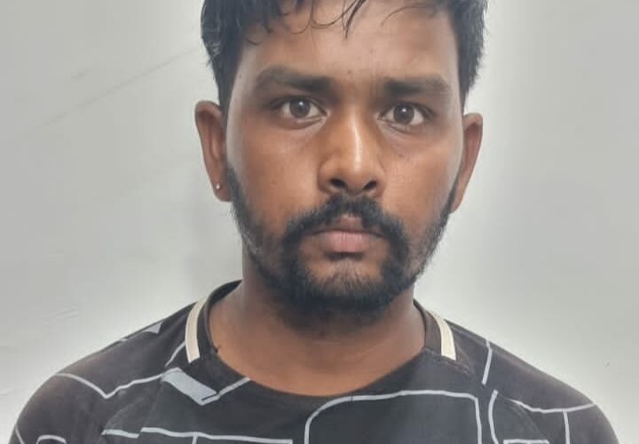 ગોંડલ તાલુકા નાં ત્રાકુડા ગામની સીમમાંથી  વિદેશી દારૂની બોટલો નંગ- ૧૧૭૬ તથા અન્ય મુદામાલ સહિત કુલ રૂ. ૩,૫૫,૮૦૦/- ના મુદામાલ સાથે સરદાર પસાયા ને પકડી પાડતી રાજકોટ લૉકલ ક્રાઇમ બ્રાન્ચ.