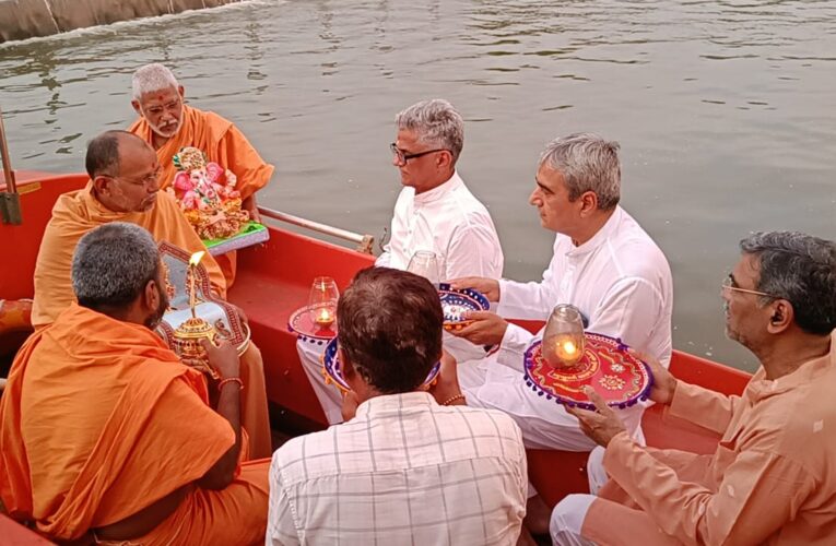 ગોંડલના શ્રી અક્ષર મંદિર ખાતે જલજીલણી એકાદશીની ધામધૂમપૂર્વક ઉજવણી સંતો અને હરિભક્તો દ્વારા કરવામાં આવી.