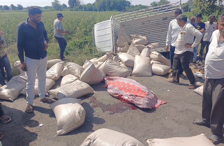 Moviya:-મોવિયા શ્રીનાથગઢ વચ્ચે બાઇક અને યુટીલીટી અથડાતા બાઇક ચાલક નુ મોત.