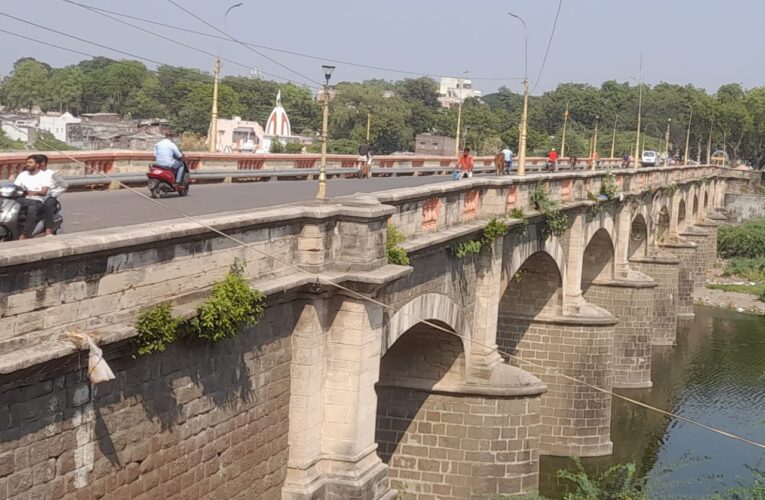 ગોંડલ નાં ચર્ચિત બનેલા બન્ને પુલ અંગે એક્સપર્ટ એજન્સી નો રિપોર્ટ:બન્ને પુલ લાઇટ વ્હિકલ માટે સક્ષમ:આગામી સો વર્ષ સુધી વાંધો નથી:તંત્ર દ્વારા હવે હેવી વ્હીકલ માટે લોડ ટેસ્ટિંગ કરાવાશે.