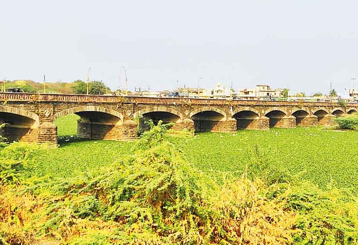 ગોંડલ ના રાજાશાહી સમય ના જર્જરીત બનેલા બન્ને પુલ અંગે હાઇકોર્ટ ની ગંભીર તાકીદ:રીપેરીંગ નાં પૈસા નથી નગરપાલિકાએ સ્વિકાર્યુ:તા.3 ના વધુ સુનવણી.