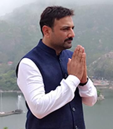 ગોંડલ નગરપાલિકા કારોબારી અધ્યક્ષ રાજેન્દ્રસિંહ જાડેજાએ શ્રમજીવી પરિવારના યુવાનનું સ્વ ખર્ચે આંખનું ઓપરેશન કરાવી દૃષ્ટિ અપાવી.