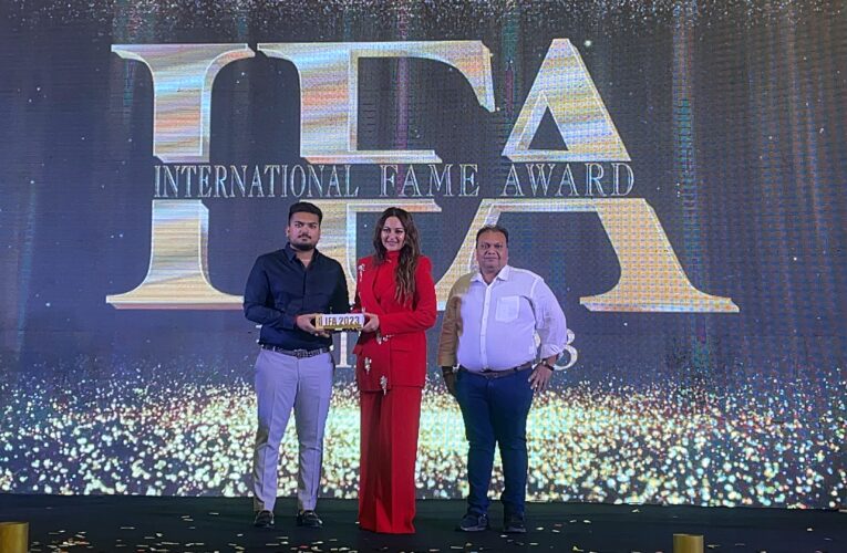 રાજકોટના ઇન્ટરનેશનલ આર્ટીસ્ટ તેજસ શીશાંગીયાને IFA એવોર્ડ.