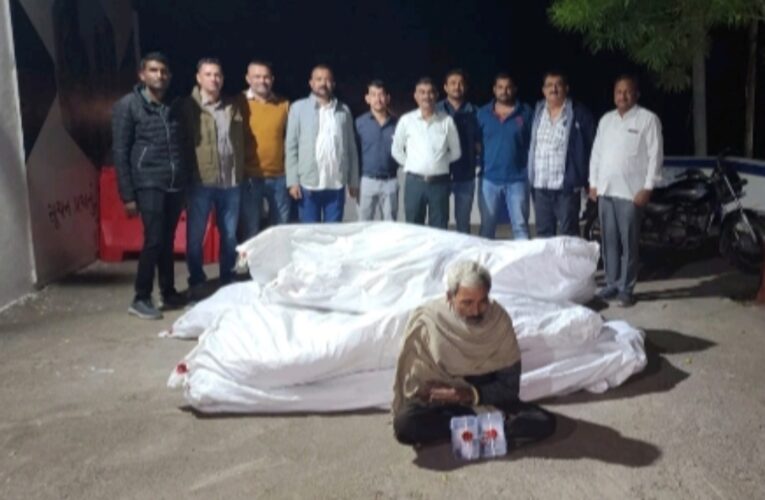 Jasdan-ભાડલા વિસ્તારના રાણીંગપર ગામની વાડીમાં કપાસ તુવેર ના વાવેતર વચ્ચે ખેડૂતે ગાંજો વાવ્યો:રાજકોટ રૂરલ એસઓજી નો દરેડો ૧૧.૬૫ લાખનો જથ્થો જપ્ત.