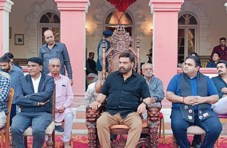 ગોંડલ ઓર્ચાડ પેલેસ ખાતે રાજયભિષેક નિમિત્તે વિવિધ સમાજ અગ્રણીઓની મીટીંગ યોજાઈ:રાજ્યાભિષેક મહોત્સવ ને શાનદાર બનાવવા નિણર્ય લેવાયો.