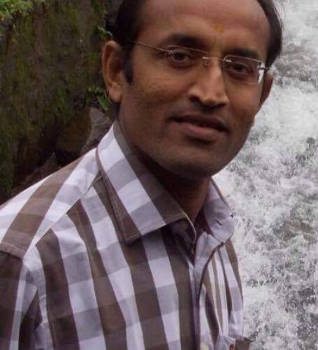 ગોંડલમાં કાયદો-વ્યવસ્થાની જાળવણી માટે આઈ.પી.એસ. અધિકારીની નિમણુંક કરવા માંગણી કરતા કોંગ્રેસ આગેવાન યતિષ દેસાઇ.