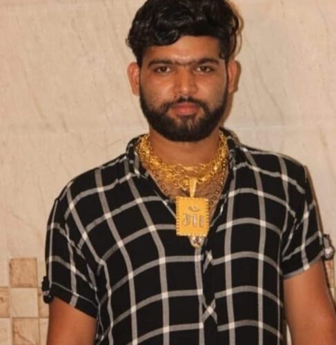 ગોંડલ શહેરમાં એસટી ડેપો બસ સ્‍ટેન્‍ડ ચોકમાં સાગર મેવાડા ની છરીના ઘા ઝીંકીને હત્‍યા.