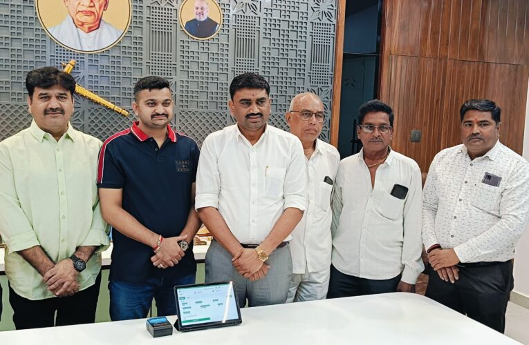 ગોંડલનું માર્કેટ યાર્ડ બન્યુ દેશનું પ્રથમ ડીઝીટલ યાર્ડ  યાર્ડમાં એન્ટ્રીથી લઈ હરરાજી સહીતની ડીઝીટલ માહીતી ખેડુતને મેસેજ દ્વારા મળશે.