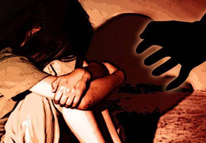 ગોંડલ ના ગુંદાસરા ગામની પરિણીતાને ચણા લેવાં વાડીએ બોલાવી ખેડૂતે ઘેની પ્રવાહી પિવડાવી દુષ્કર્મ આચર્યું.