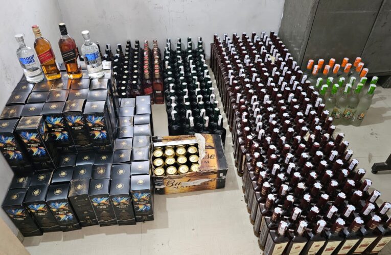 ગોંડલની ગોમટા ચોકડી પાસે થી વિદેશી દારુનાં જથ્થા સાથે ટ્રક જડપાયો:રુ.૧૪.૭૫ લાખ નો મુદ્દામાલ જપ્ત.