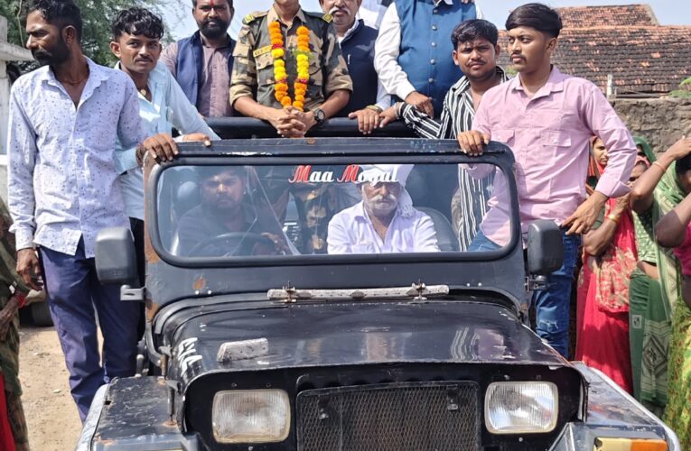 પાંચાળ પ્રદેશના ચોટીલાના પીપરાળી ગામના યુવાને ભારતીય સૈન્યના તાલીમ પૂર્ણ કરી માદરે વતન આવતાં પાંચાળ વિકાસ બોર્ડ દ્વારા ભવ્ય સ્વાગત કરવામાં આવ્યું.