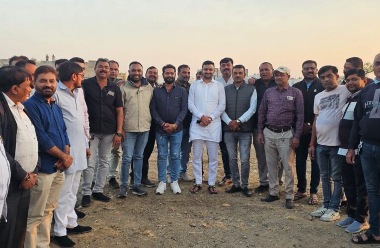 ધારાસભ્યના પ્રતિનિધિ અને વિધાનસભા અગ્રણી જ્યોતિરાદિત્યસિંહ જાડેજા (ગણેશભાઈ)ના હસ્તે ખાતમુહૂર્ત.