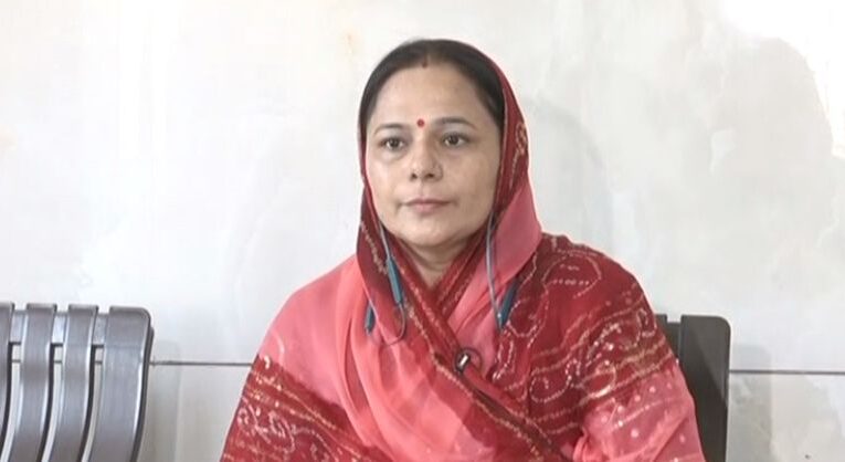 મહિલા અગ્રણી પદ્મિનીબા વાળા સહિત ૫ સામે ગોંડલમાં હનીટ્રેપનો ગુનો નોંધાયો.