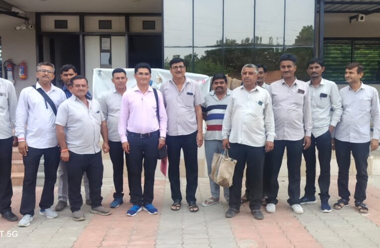 મોરબી: ટેકનીકલ કર્મચારીઓનાં પ્રશ્ર્નો અંગે વીજ કંપનીના અધિકારીઓ સાથે મીટીંગ યોજાઈ.