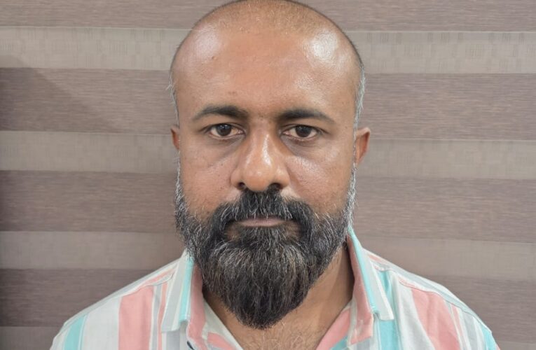 જેતપુર: લેન્ડ ગ્રેબીંગ તેમજ અન્ય ગંભીર પ્રકારના ગુન્હાઓમાં ફરાર આરોપીને ઝડપી પાડતી એલસીબી રાજકોટ રૂરલ.