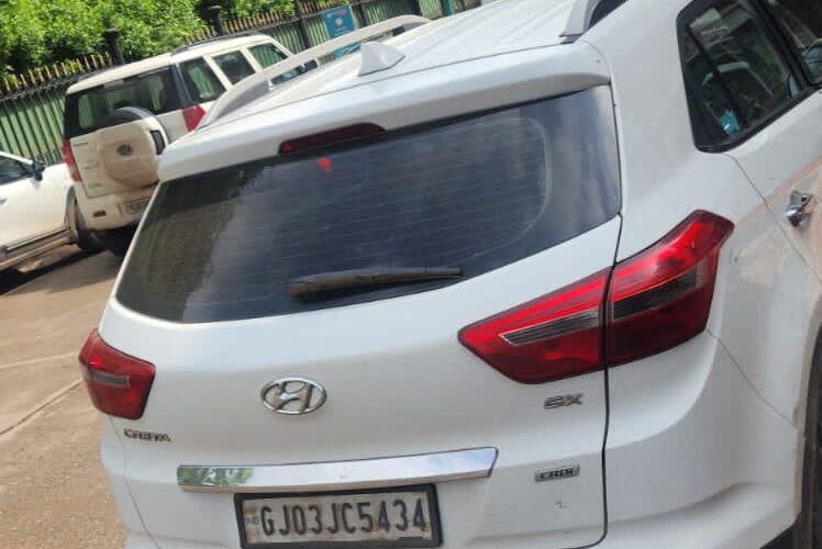 ગોંડલ વિક્રમસિહજી કોમ્પલેક્ષ પાસેથી ક્રેટા કાર માંથી ઇંગ્લીશ દારૂ તથા બીયર નો જથ્થો મળી આવ્યો: કુલ રૂ.૪,૨૫,૪૪૦/- નો મુદ્દામાલ પકડી પાડતી લૉકલ ક્રાઇમ બ્રાન્ચ રાજકોટ રૂરલ.