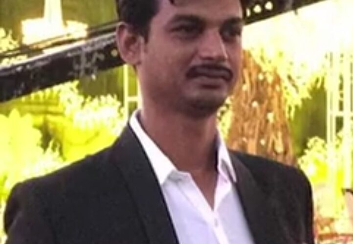 ગોંડલના ત્રાકુડામાં પૂર્વ તલાટીએ સત્તાનો દુરુપયોગ કરી લાખો રૂપિયાની સરકારી જમીન વેચી રૂ. ૭૦ લાખ નો આર્થિક લાભ મેળવ્યો.