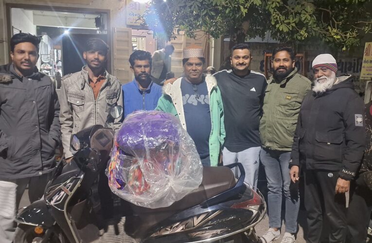 પંજેતની રામરહીમ ગ્રુપ ગોંડલ દ્વારા ગરીબ અને નિરાધાર વ્યક્તિઓને ધાબળા વિતરણ કરવામાં આવ્યા.